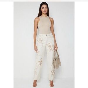 Maniere De Voir Cream Boyfriend Jeans with Face Embroidery
